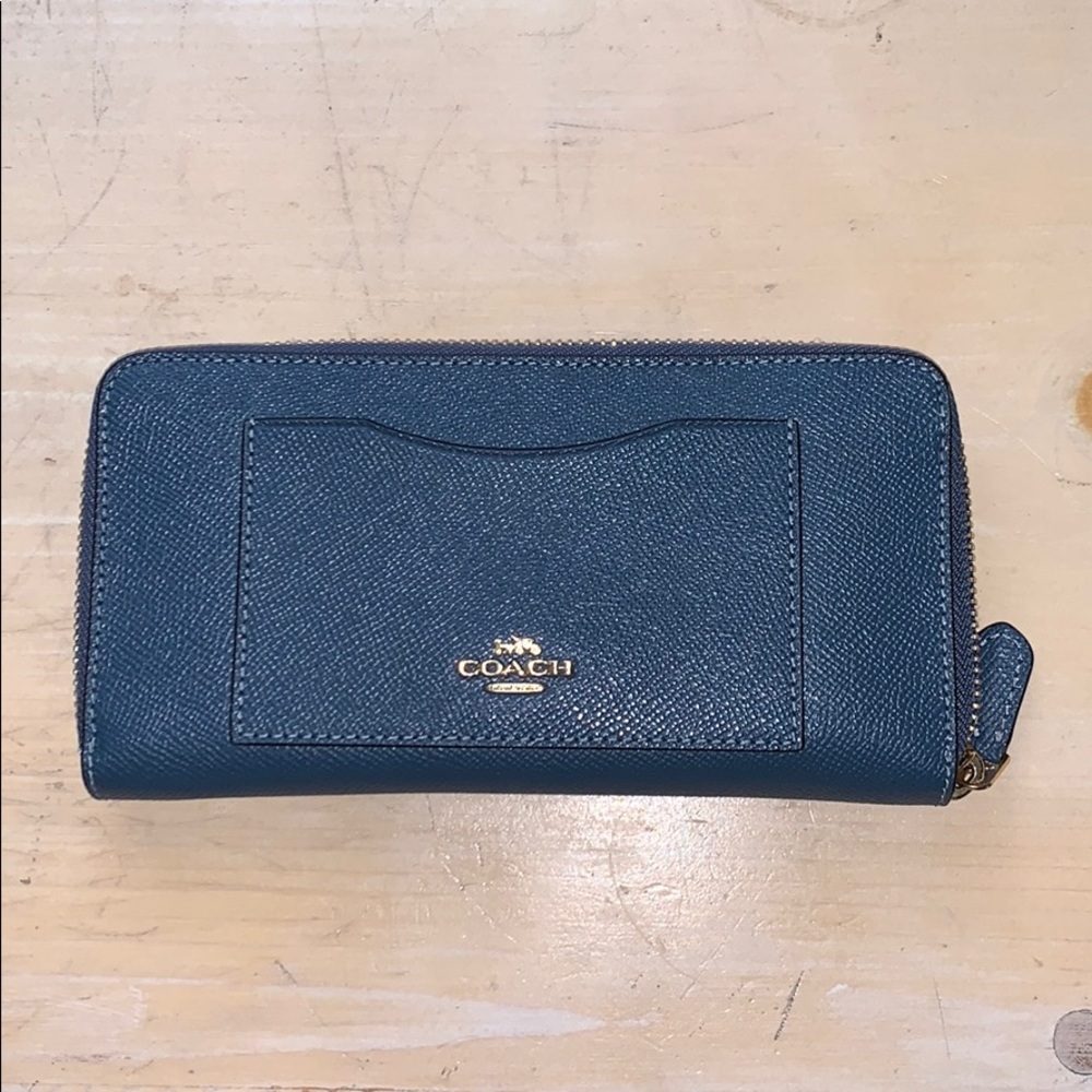 coach wallet clutch